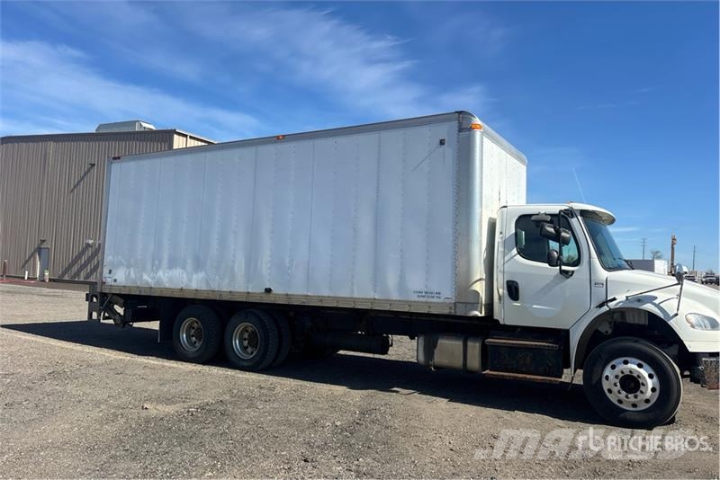 Freightliner M2 106 6x4 Van Truck Dobozos teherautók