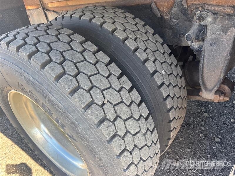 Freightliner M2 106 6x4 Van Truck Dobozos teherautók