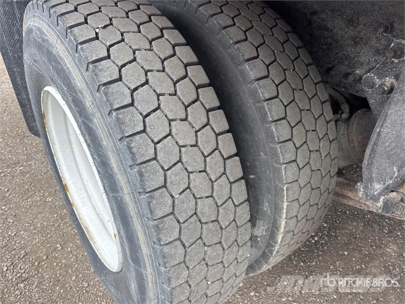 Freightliner M2 106 6x4 Van Truck Φορτηγά Κόφα