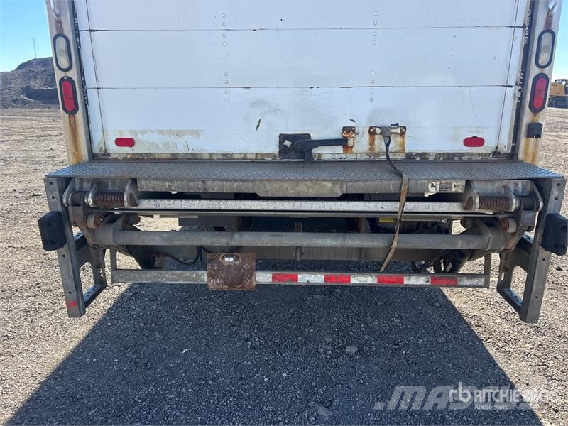 Freightliner M2 106 6x4 Van Truck Dobozos teherautók