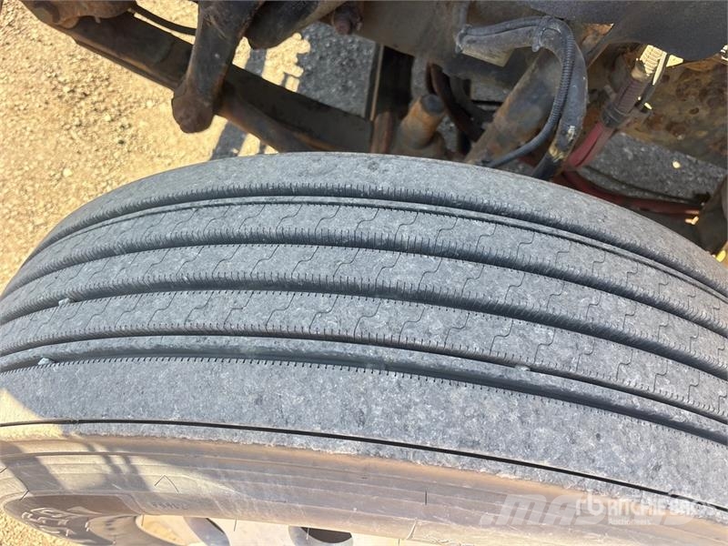Freightliner M2 106 6x4 Van Truck Dobozos teherautók