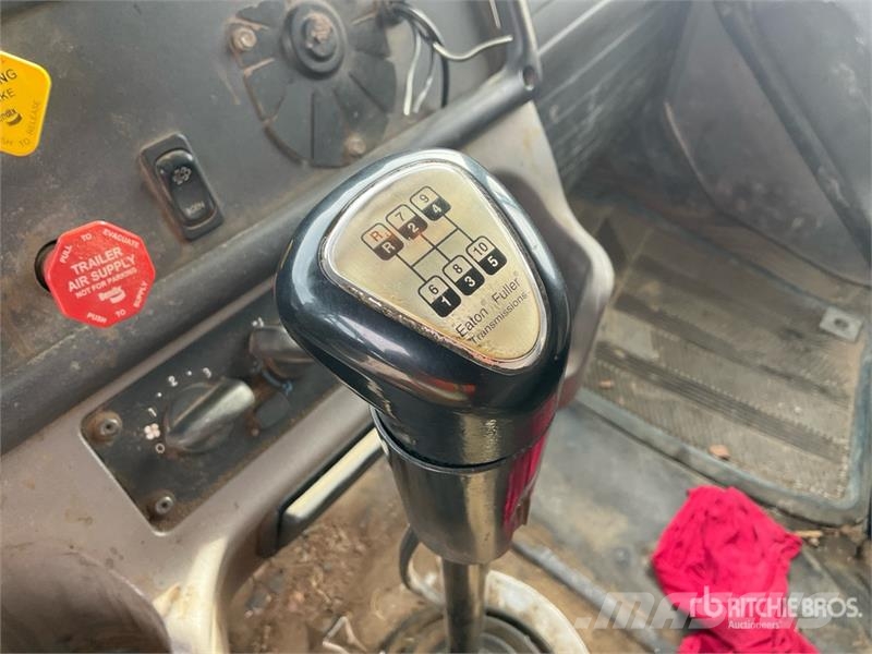 Freightliner M2 106 6x4 Van Truck Sanduk kamioni