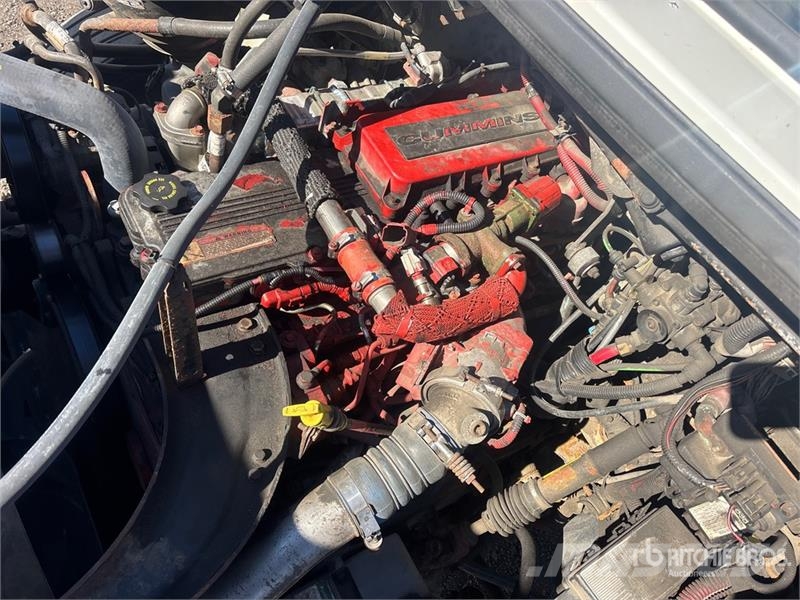 Freightliner M2 106 6x4 Van Truck Dobozos teherautók