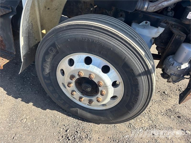 Freightliner M2 106 6x4 Van Truck Dobozos teherautók