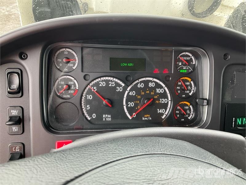 Freightliner M2 106 6x4 Van Truck Box trucks