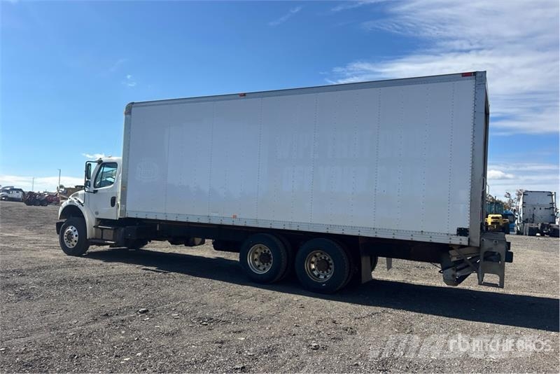 Freightliner M2 106 6x4 Van Truck Dobozos teherautók