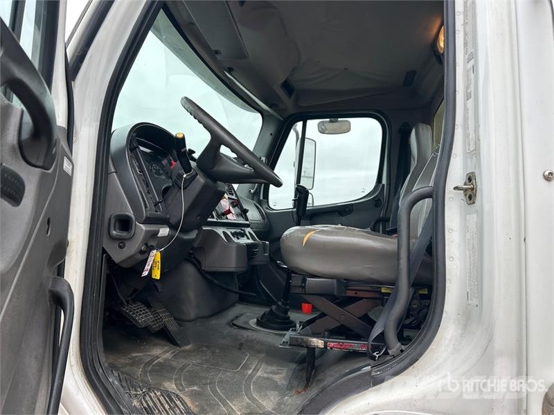 Freightliner M2 112 Nyergesvontatók