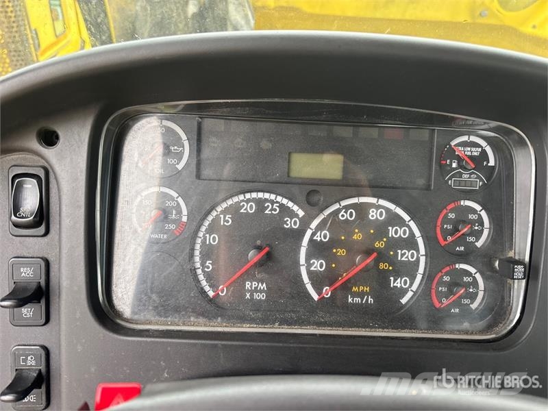 Freightliner M2 112 Kabīnes un interjers
