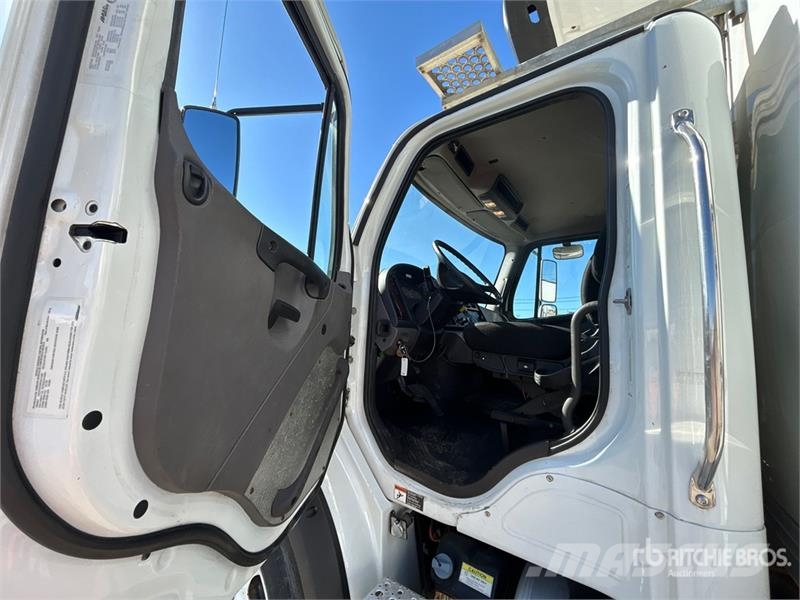 Freightliner M2 112 Kühlkoffer