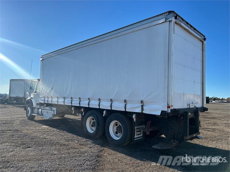 Freightliner M2 112 Тентованные грузовики
