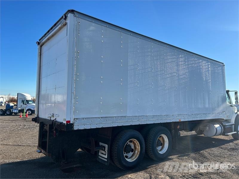 Freightliner M2 112 Тентованные грузовики