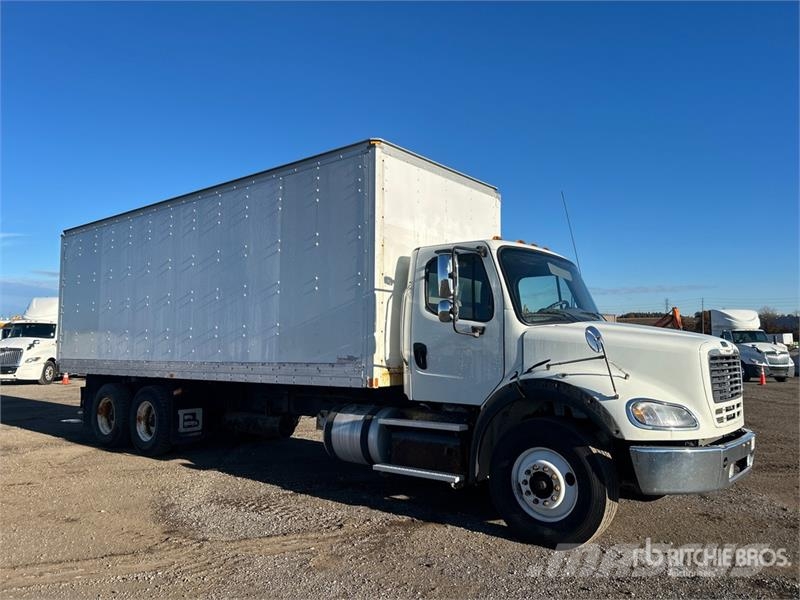 Freightliner M2 112 Тентованные грузовики