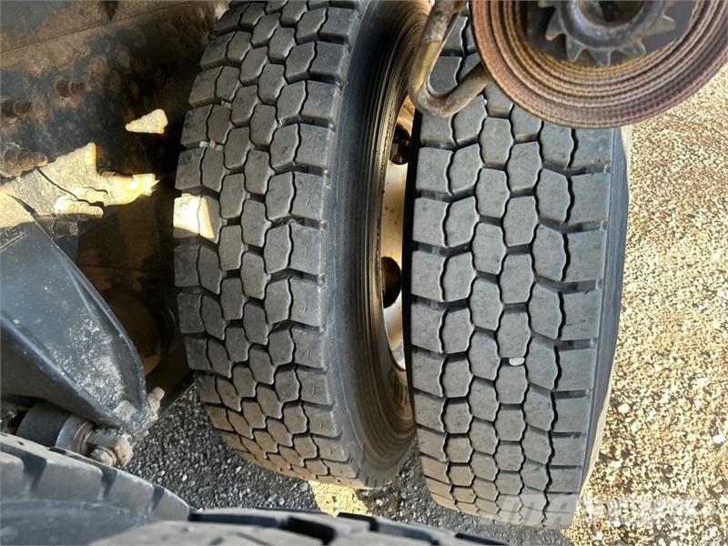Freightliner M2 112 Тентованные грузовики