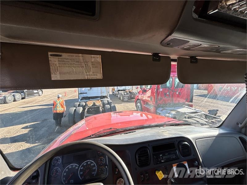 Freightliner M2 112 Скиповые погрузчики