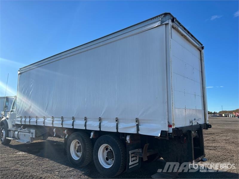 Freightliner M2 112 Тентованные грузовики