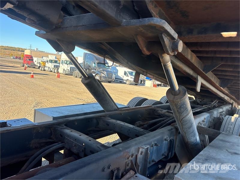 Freightliner M2 112 Скиповые погрузчики
