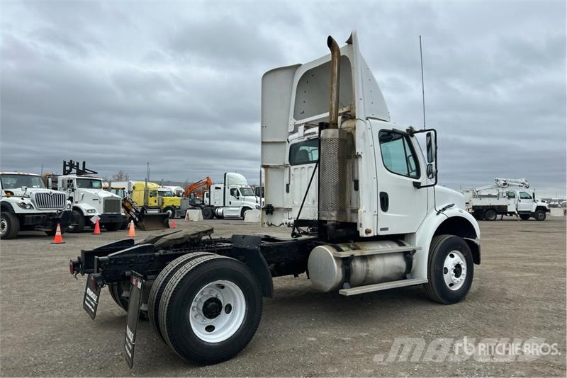 Freightliner M2 112 Nyergesvontatók