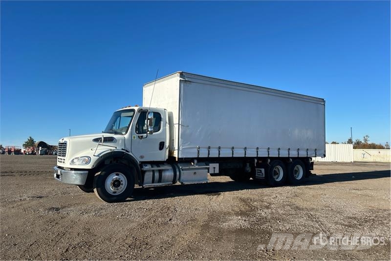 Freightliner M2 112 Lastbil - Gardin
