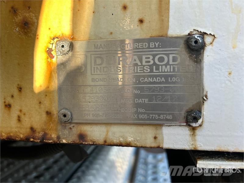 Freightliner M2 112 Тентованные грузовики