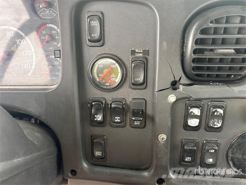 Freightliner M2 112 Kabīnes un interjers