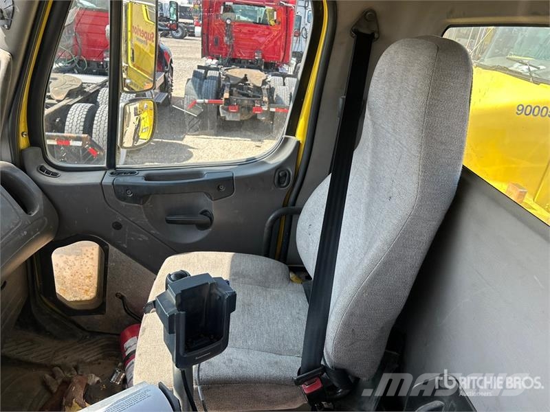 Freightliner M2 112 كابينة والداخلية
