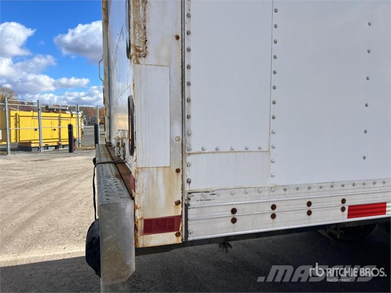 Freightliner M2 112 Tovornjaki zabojniki