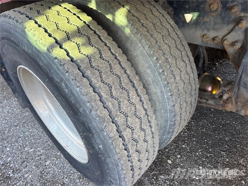 Freightliner M2 112 Скиповые погрузчики