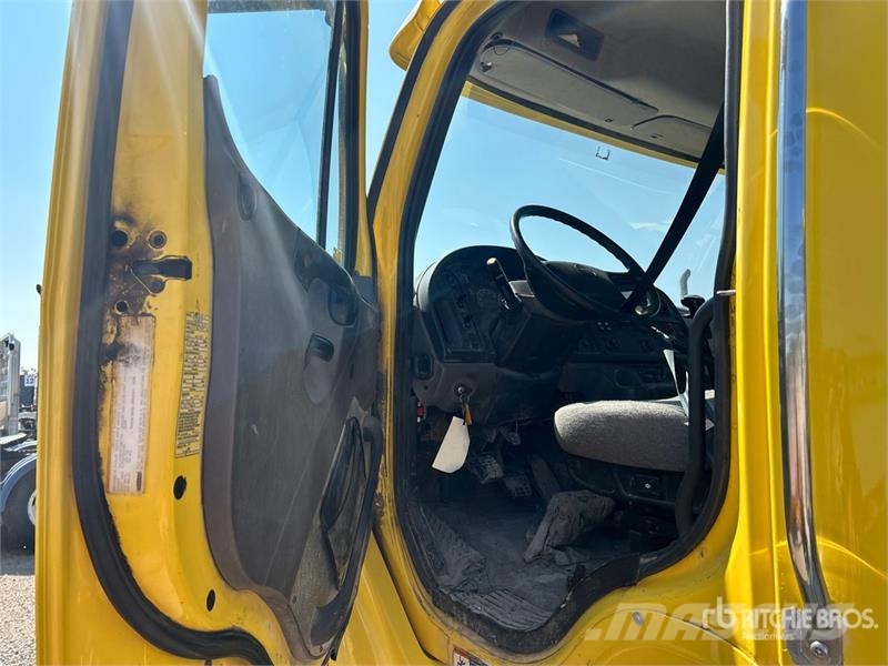 Freightliner M2 112 كابينة والداخلية
