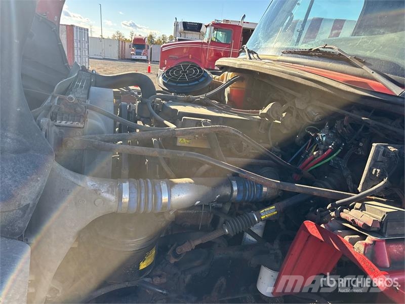 Freightliner M2 112 Скиповые погрузчики