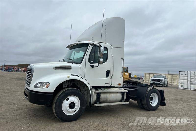 Freightliner M2 112 Nyergesvontatók