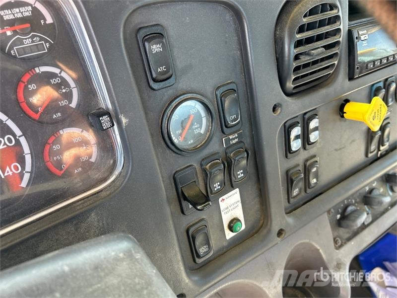Freightliner M2 112 Kabīnes un interjers