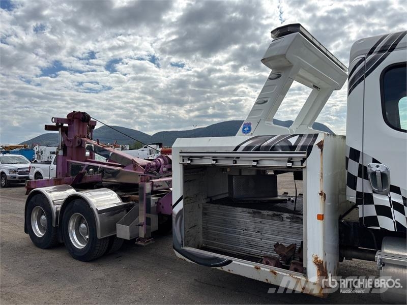 Freightliner M2 112 レッカー車
