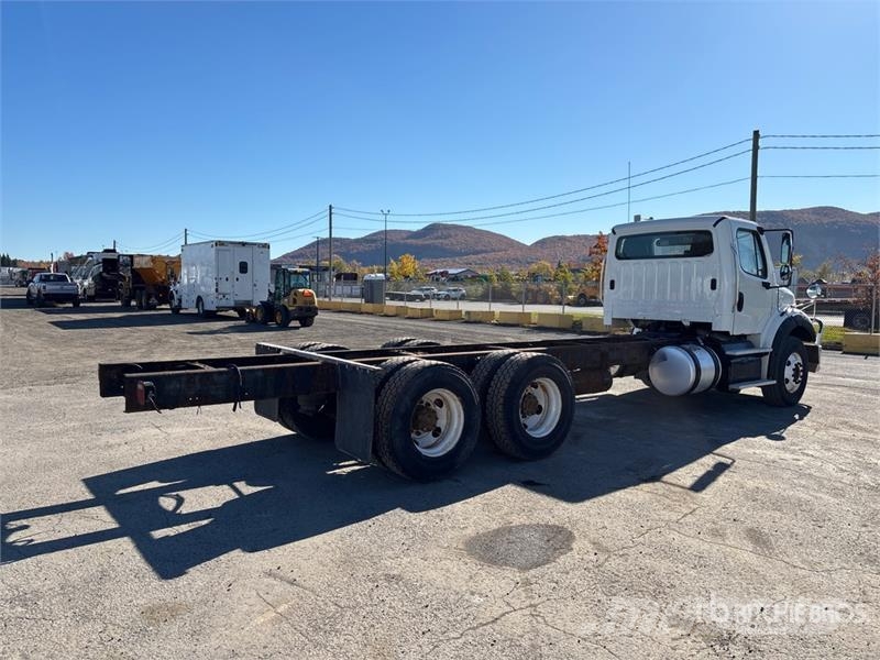 Freightliner M2 112 Kabine i unutrašnjost