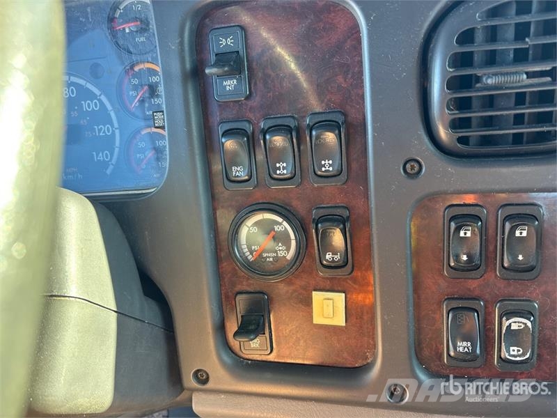 Freightliner M2 112 Скиповые погрузчики