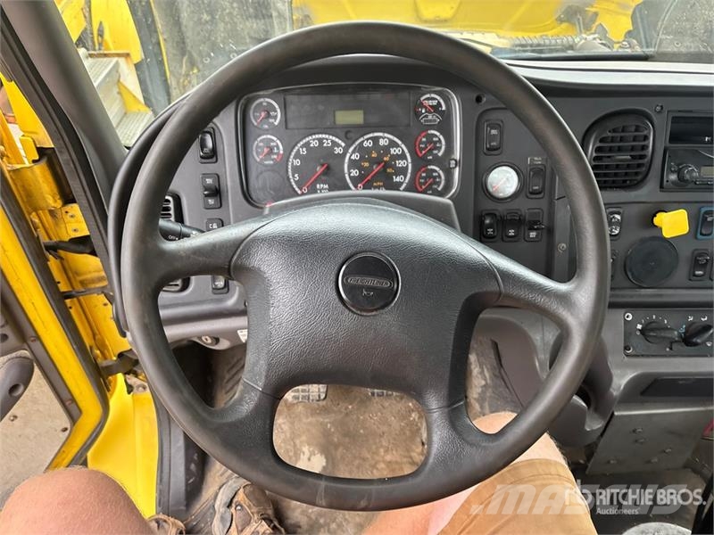 Freightliner M2 112 Kabīnes un interjers