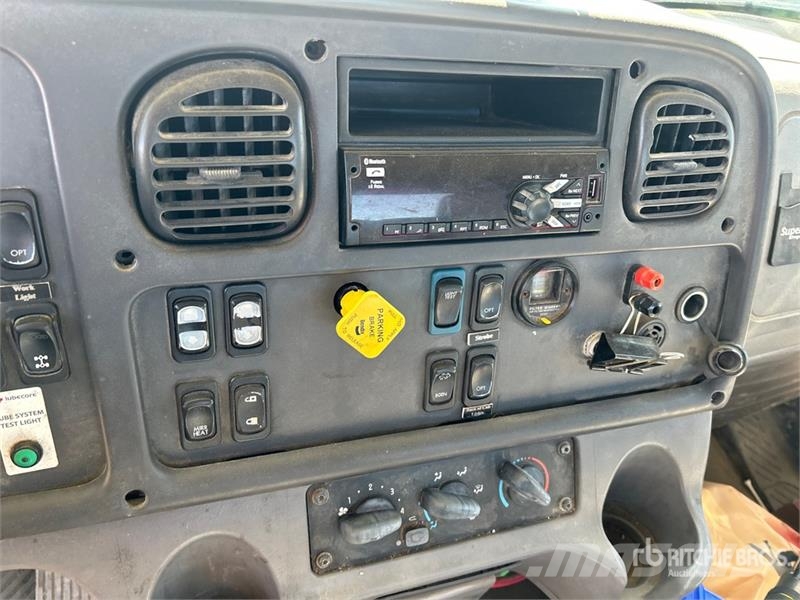 Freightliner M2 112 Kabīnes un interjers