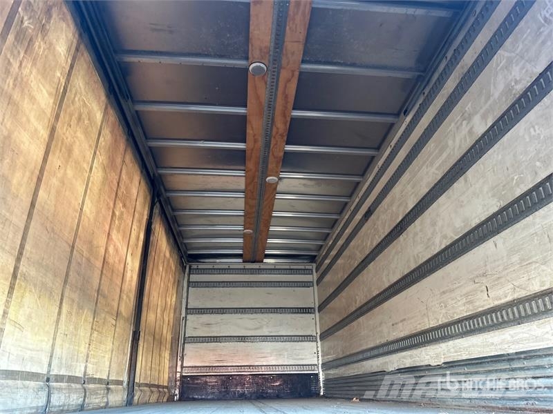 Freightliner M2 112 Тентованные грузовики