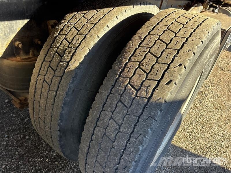Freightliner M2 112 Скиповые погрузчики