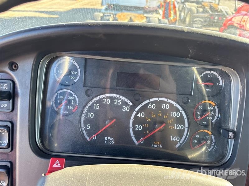 Freightliner M2 112 Скиповые погрузчики
