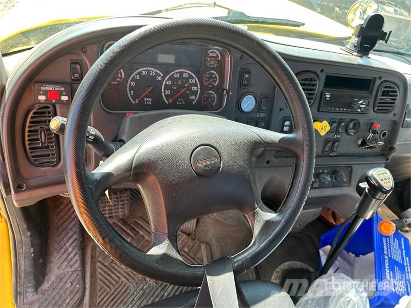 Freightliner M2 112 Kabīnes un interjers