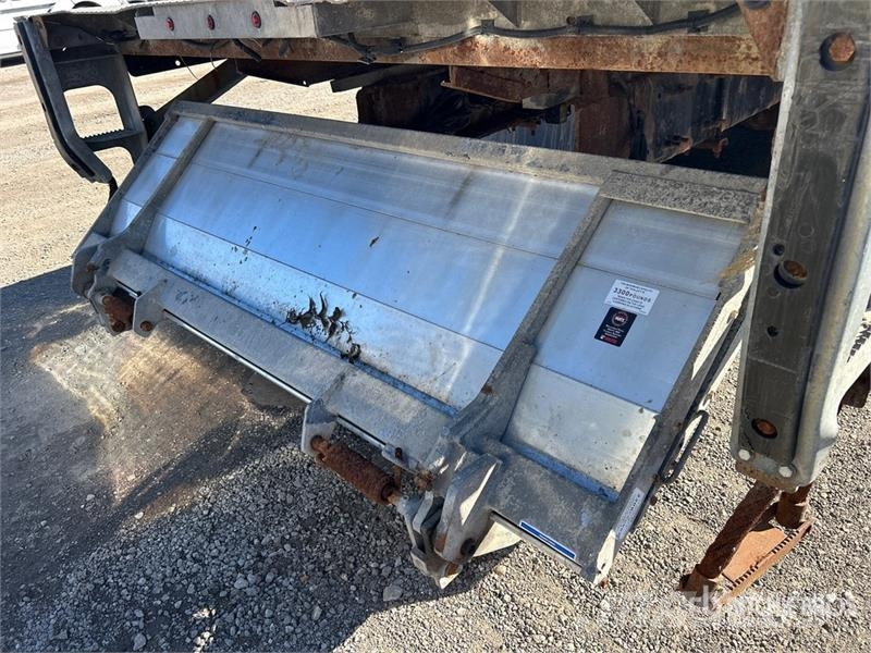 Freightliner M2 112 6x4 Flatbed Truck Pritschenwagen/Pritschenwagen mit Seitenklappe
