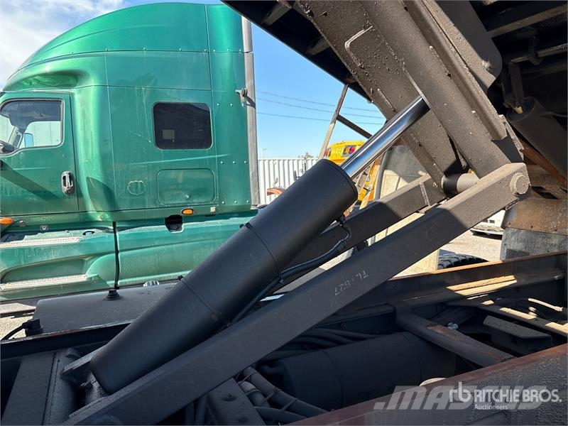Freightliner M2106 4x2 S/A Dump Truck Lastbiler med tip