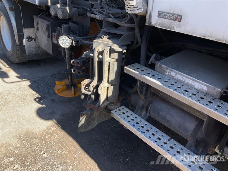 Freightliner M2106 4x2 Snow Plow Truck Общински/универсални превозни средства

