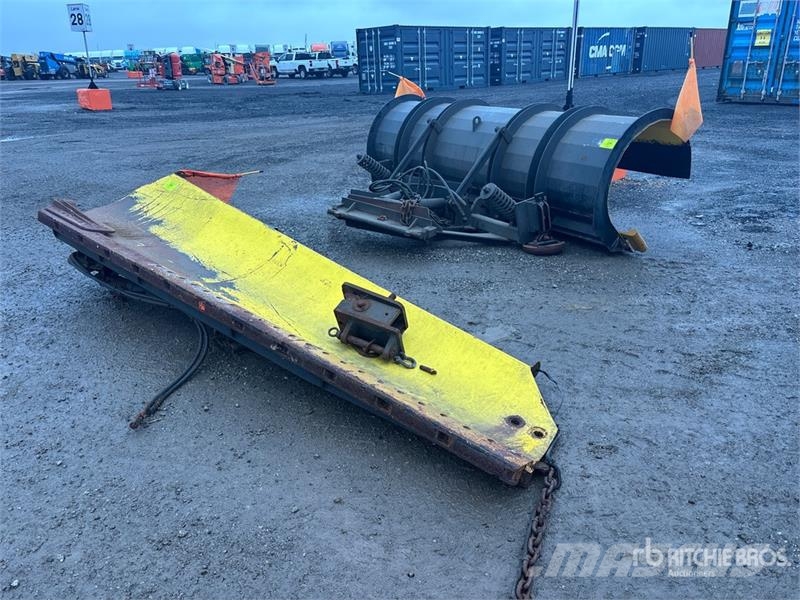 Freightliner M2106 4x2 Snow Plow Truck Общински/универсални превозни средства
