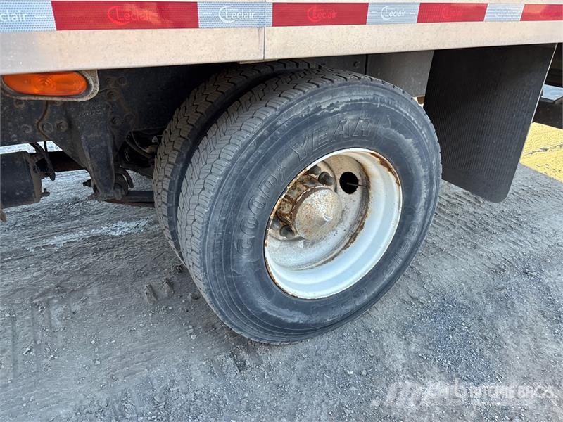 Freightliner M2106 4x2 Van Truck Bakwagens met gesloten opbouw