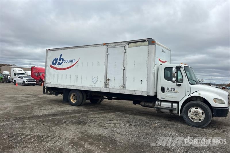 Freightliner M2106 4x2 Van Truck Skříňová nástavba