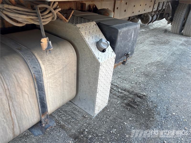 Freightliner M2106 4x2 Van Truck Bakwagens met gesloten opbouw