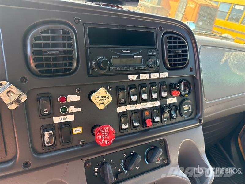 Freightliner M2106 4x2 S/A Dump Truck Lastbiler med tip