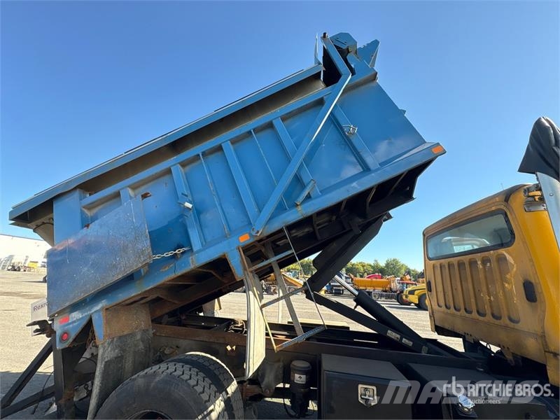 Freightliner M2106 4x2 S/A Dump Truck Lastbiler med tip
