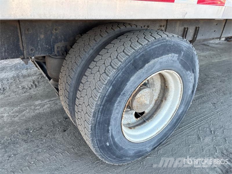 Freightliner M2106 4x2 Van Truck Bakwagens met gesloten opbouw